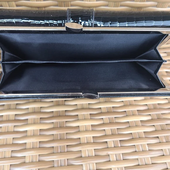 Silverlake Black Leather Crocodile Embossed Wallet Clutch Silver Buckle Accent - Picture 16 of 16